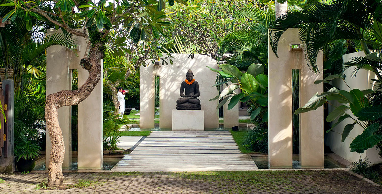 Shalimar Villas Buddha Entrance